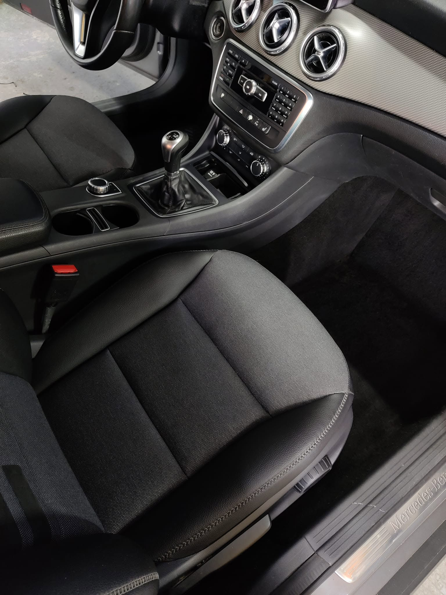 Mercedes-Benz GLA, interijer poslije dubinskog čišćenja, fotografija 4