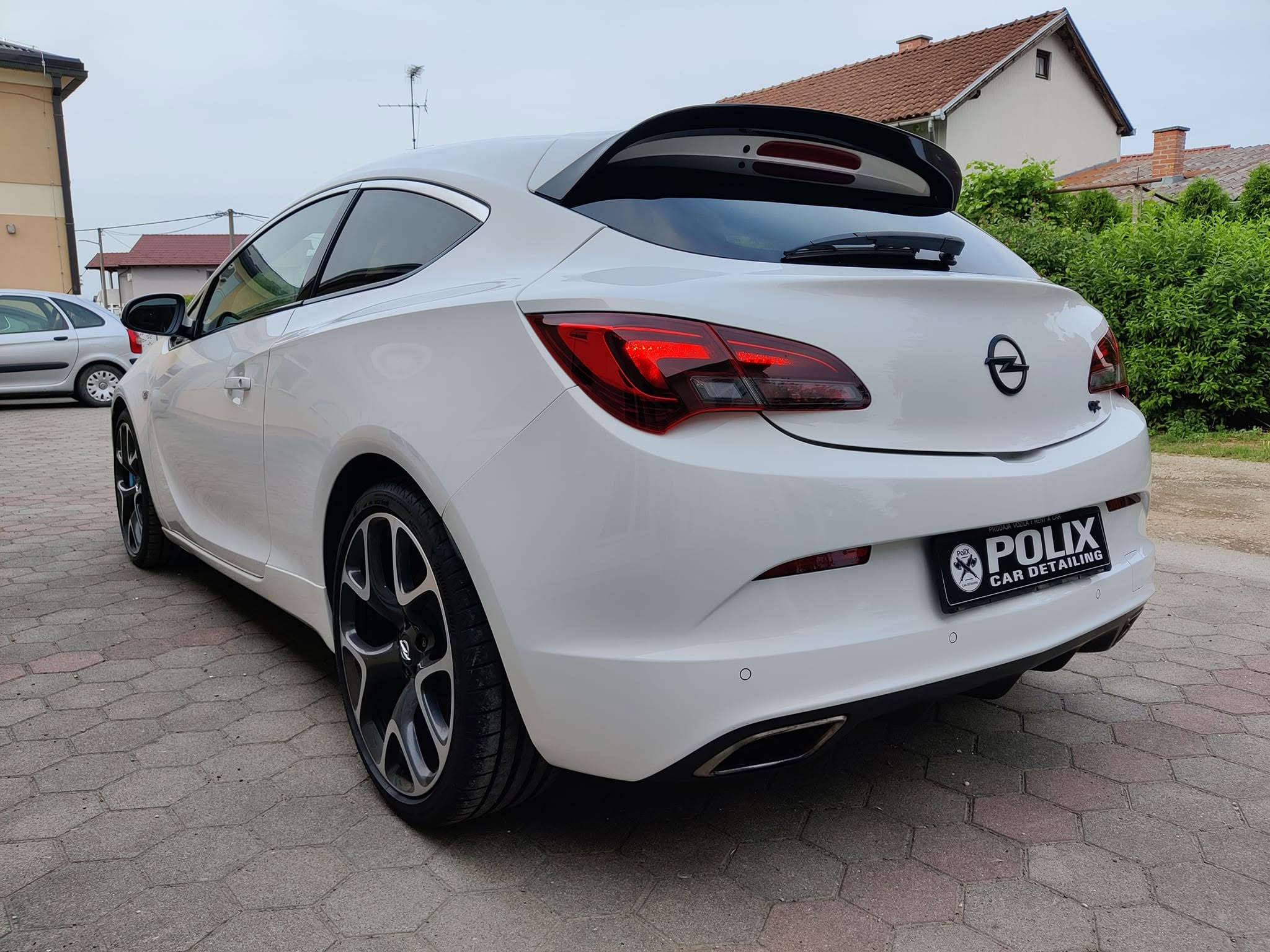 Opel Astra OPC, stražnji dio